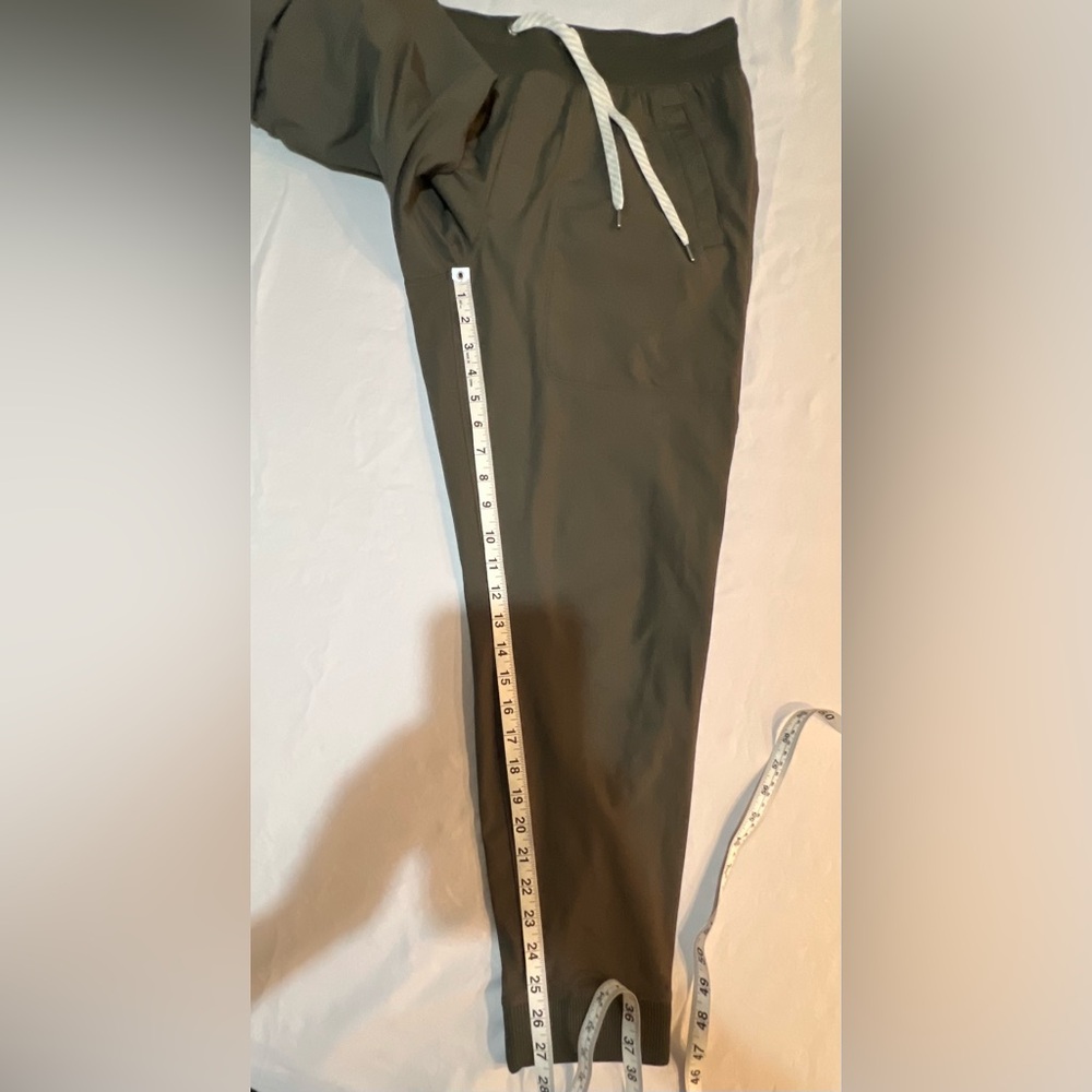 Vuori Meta Green Jogger Performance Comfort Size L - Picture 15 of 16